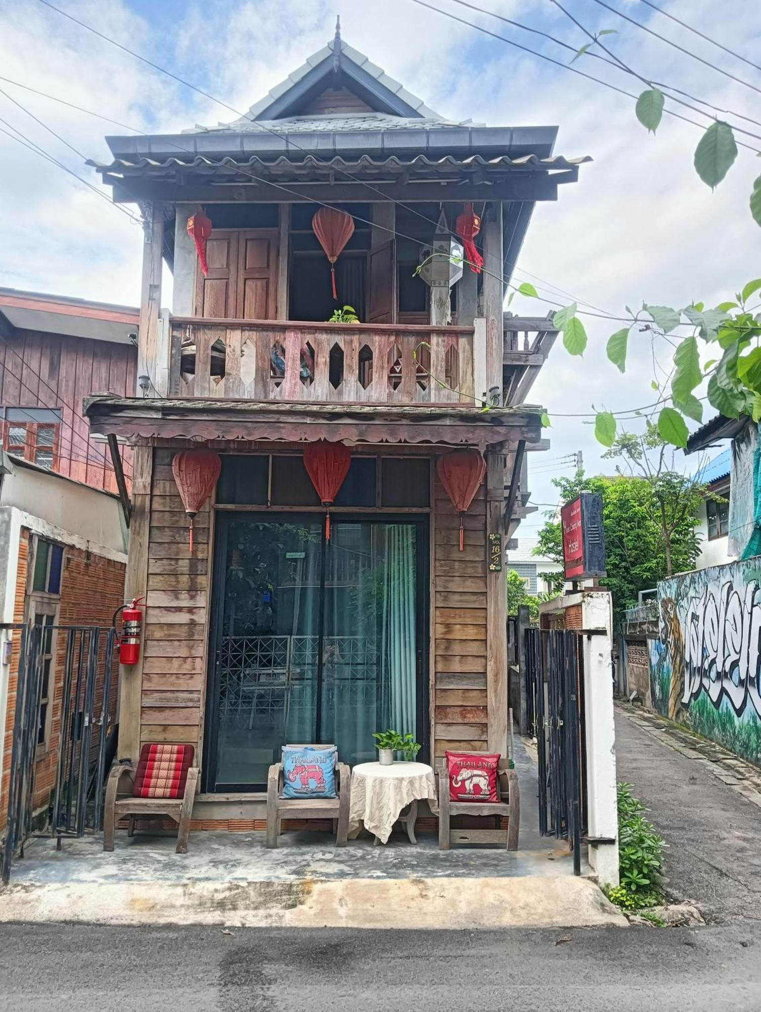 Huen Chiang Man Hostel (Adults Only) Chiang Mai Exterior photo